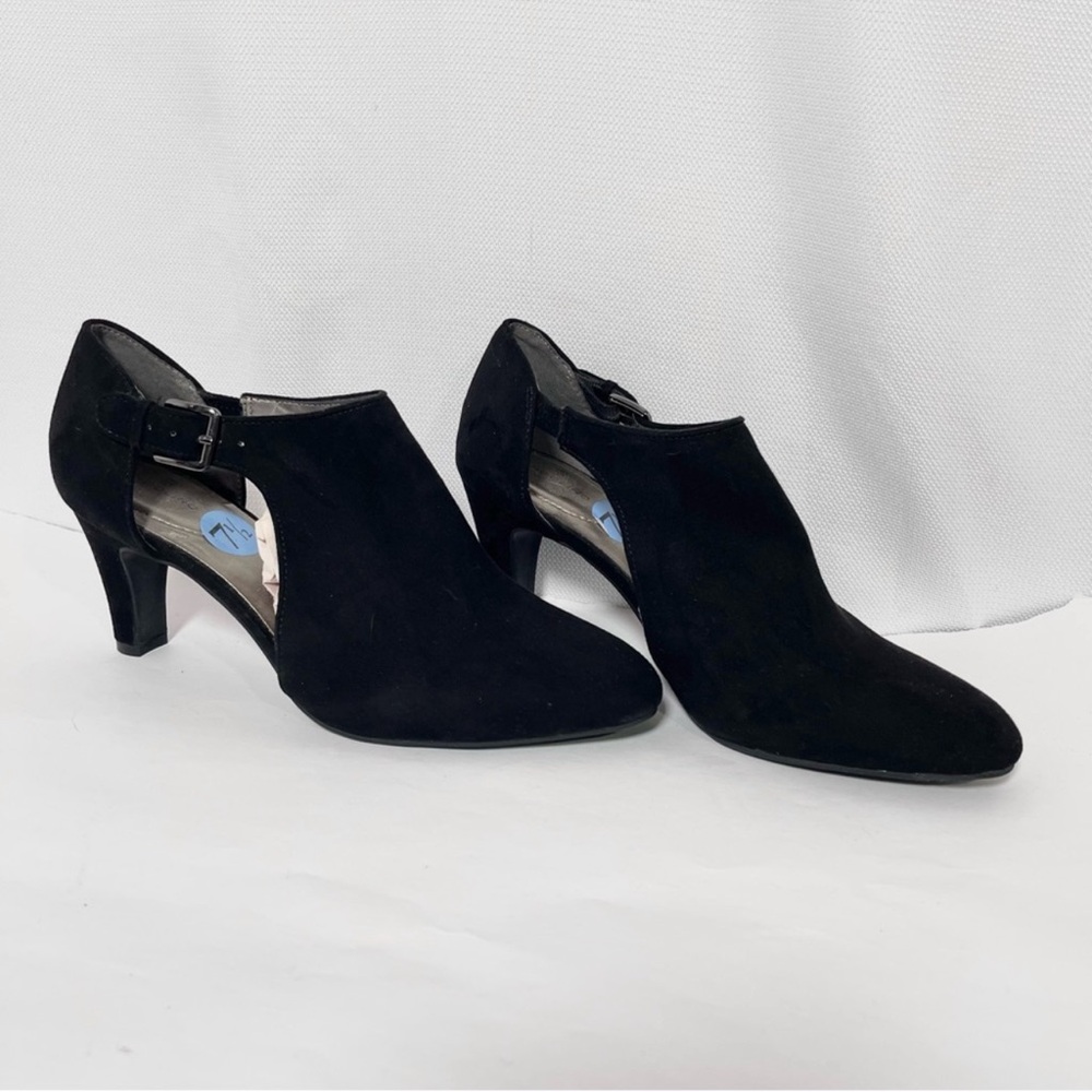 Bandolino Womens Wardell kitten pumps / bootie 7.5